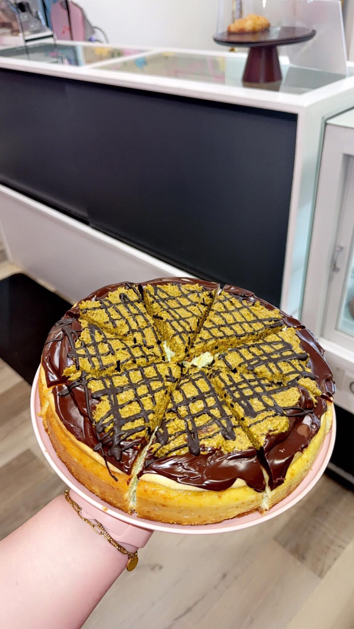 Deluxe/Specialty Cheesecakes (Whole)